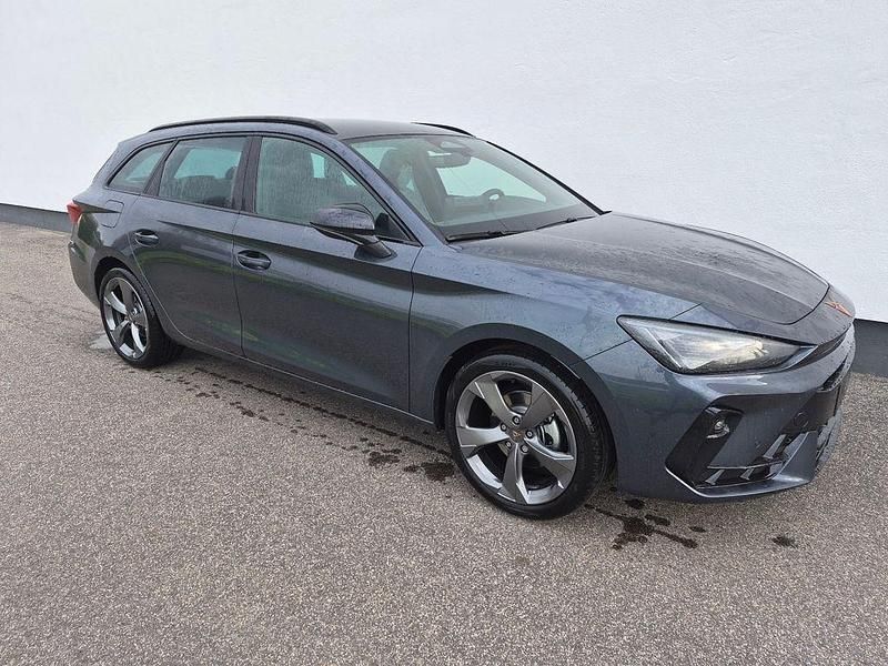Neu Cupra Leon 150 PS (110 kW) 2026 Grau Limousine