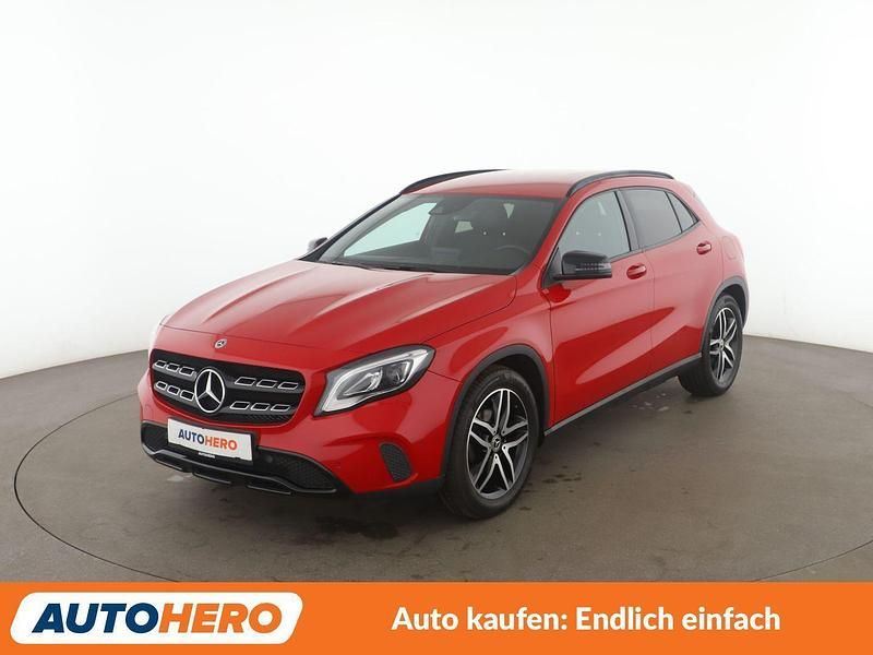 Rot Gebraucht 2017 Mercedes GLA180 Urban SUV | 17.100 € (Fairer Preis) - Bild 1/3
