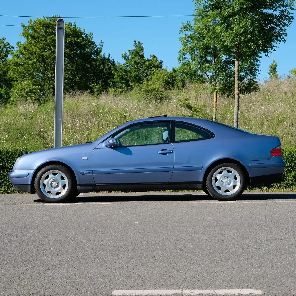 Gebraucht Mercedes CLK230 193 PS (141 kW) 1999 Blau Coupé