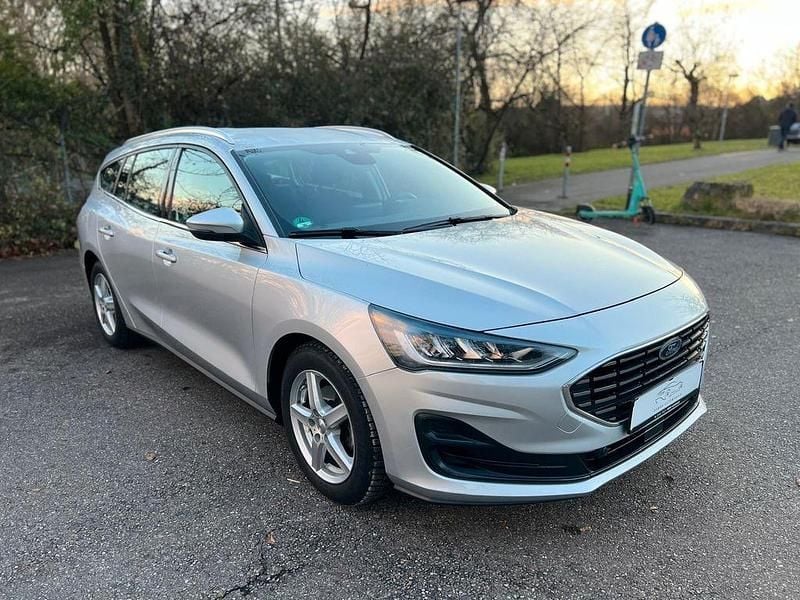 Grau Gebraucht 2022 Ford Focus ST Limousine | 15.499 € (Superpreis) - Bild 1/4