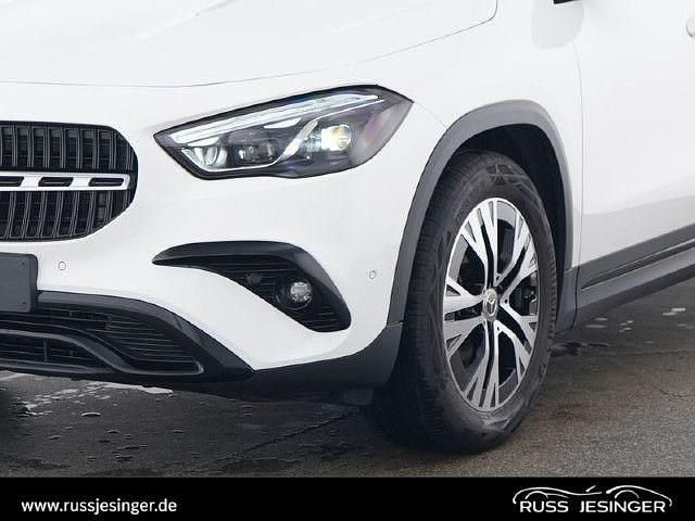 Gebraucht Mercedes GLA200 Progressive 163 PS (119 kW) 2024 Polarweiß SUV