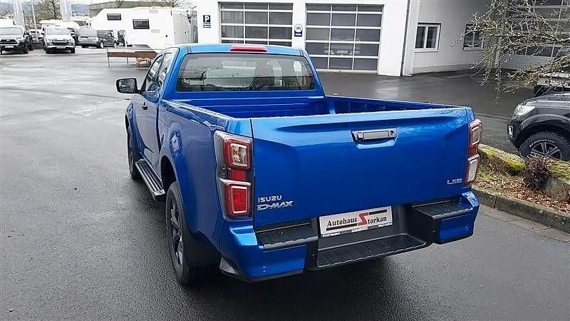 Gebraucht Isuzu D-Max 163 PS (119 kW) 2024 Blau Pickup