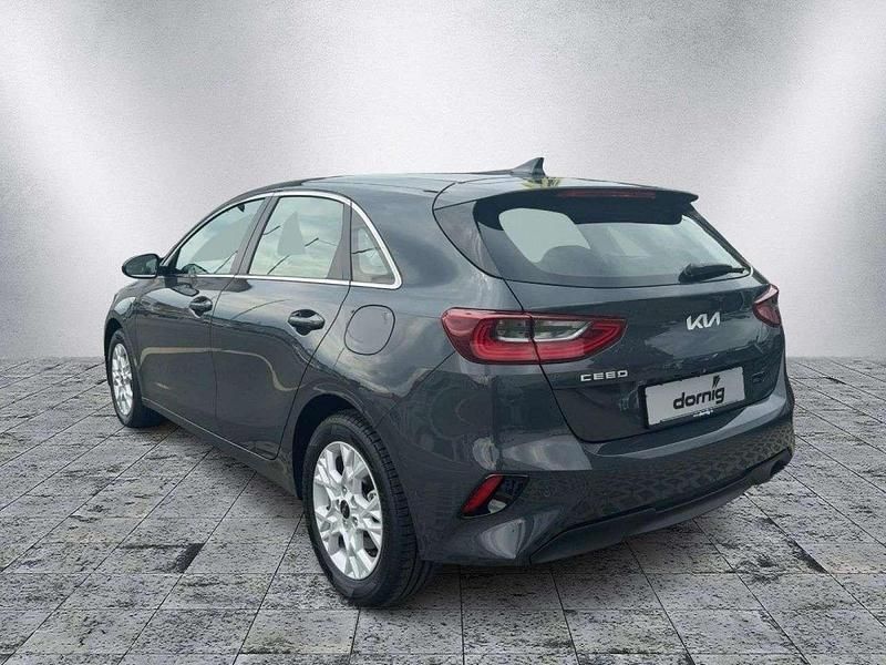 Neu Kia Ceed Vision 140 PS (102 kW) 2026 Penta metal met. Kleinwagen