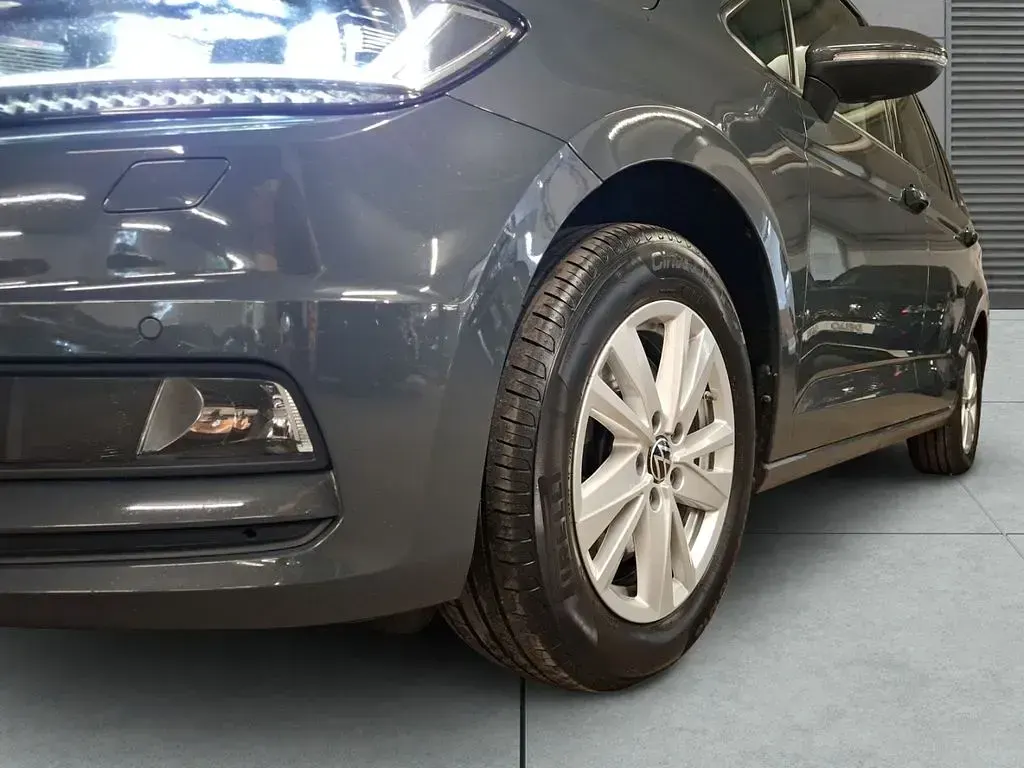 Second-hand VW Touran Comfortline 150 CP (110 kW) 2023 Gri Monovolum