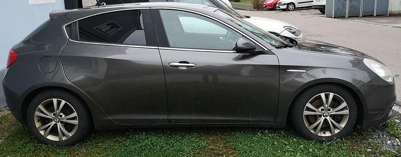Gebraucht Alfa Romeo Giulietta 170 PS (125 kW) 2011 Braun Kleinwagen