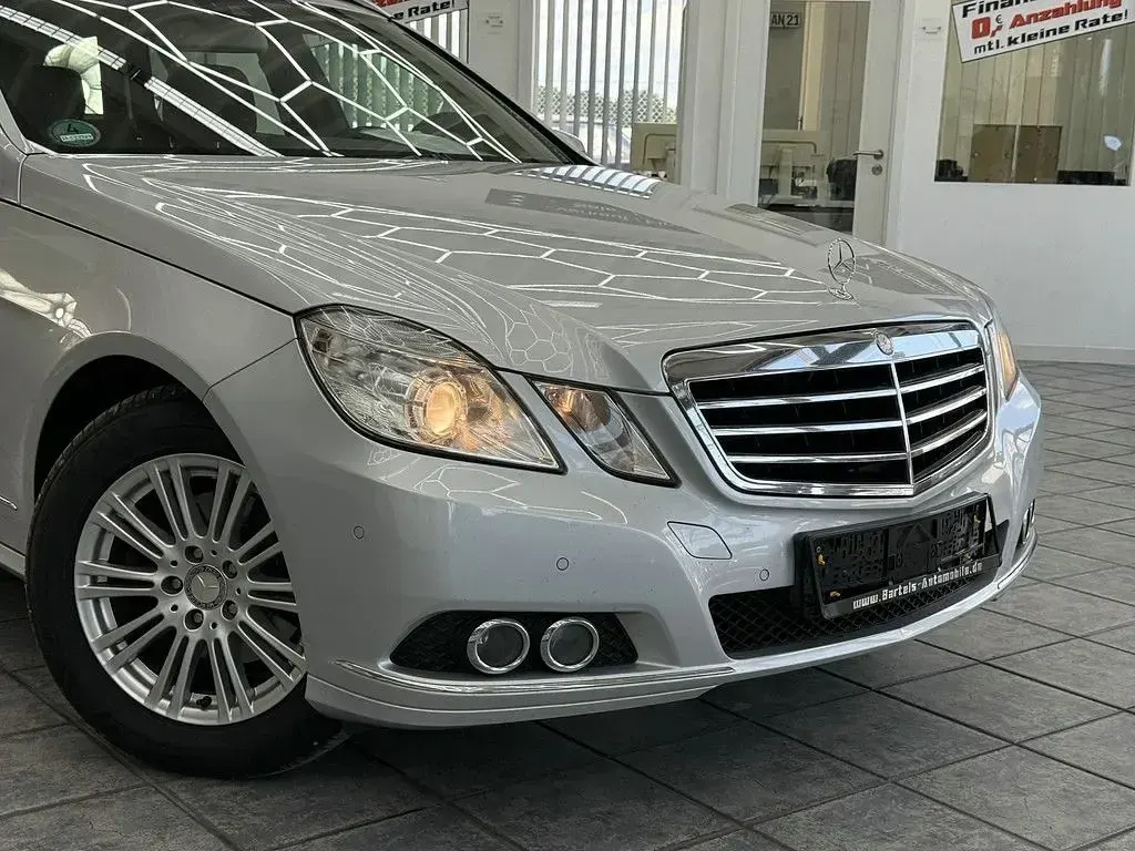 Gebraucht Mercedes E220 Elegance 170 PS (125 kW) 2011 Iridiumsilber  metalliclack Kombi
