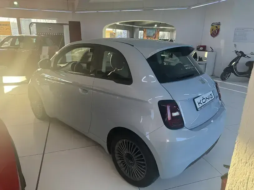 Gebraucht Fiat 500e Icon 86 kW (117 PS) 2022 Blau Kleinwagen