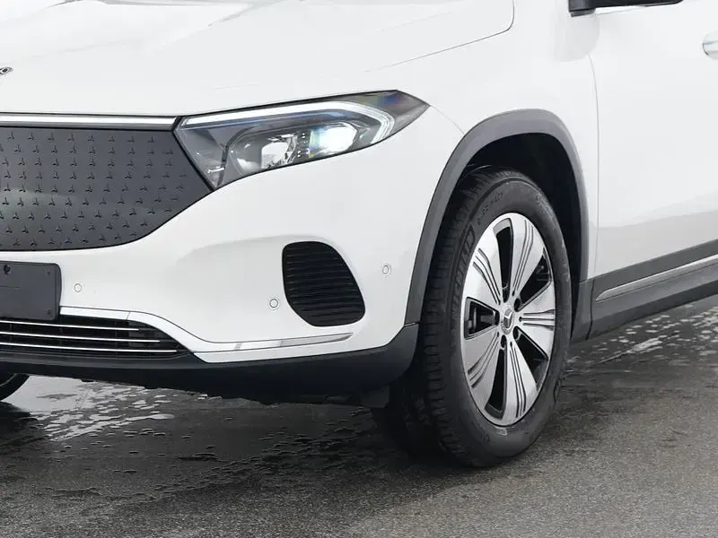 Gebraucht Mercedes EQA350 Advanced Plus 215 kW (293 PS) 2024 Unilack polarweiß SUV
