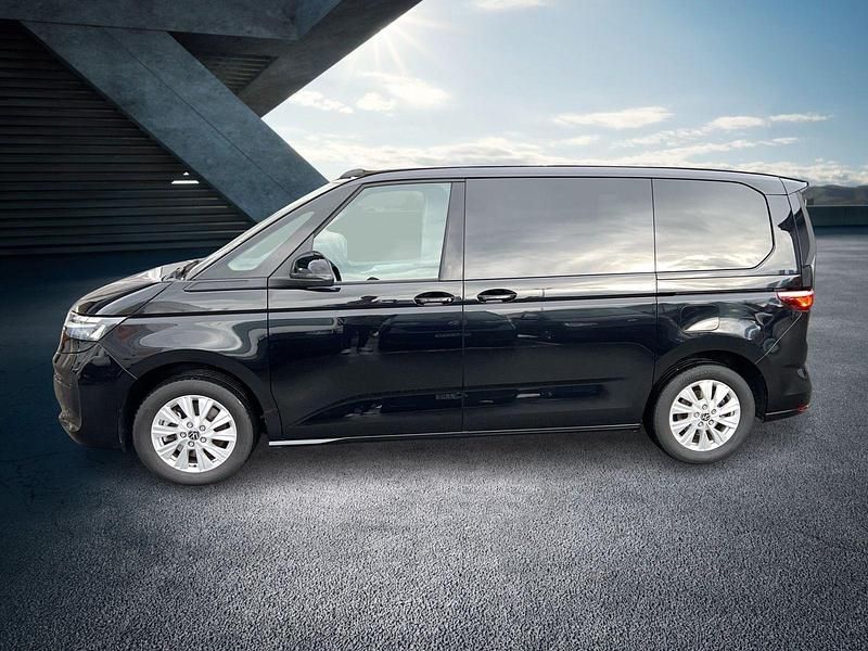 Gebraucht VW Multivan 150 PS (110 kW) 2023 Deep black perleffekt Van
