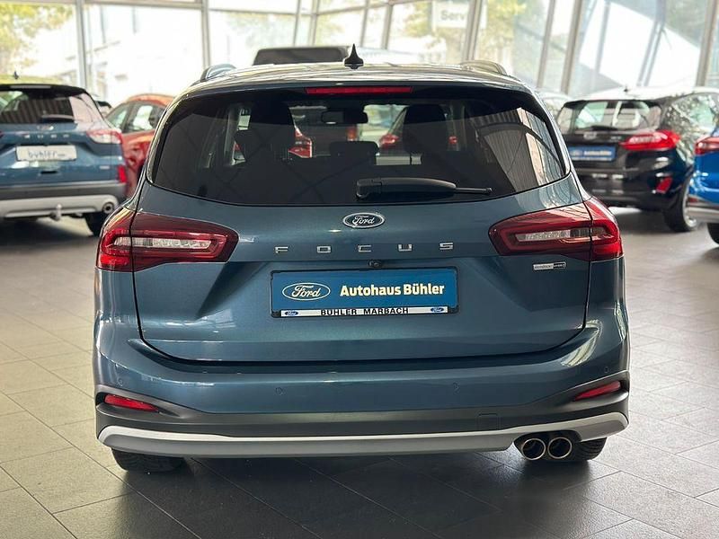 Second-hand Ford Focus Active X 155 CP (114 kW) 2023 Albastru Berlinǎ