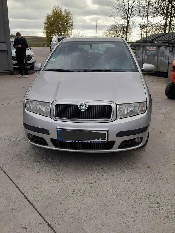 Silber Gebraucht 2005 Skoda Fabia Kleinwagen | 750 € (Guter Preis) - Bild 1/4
