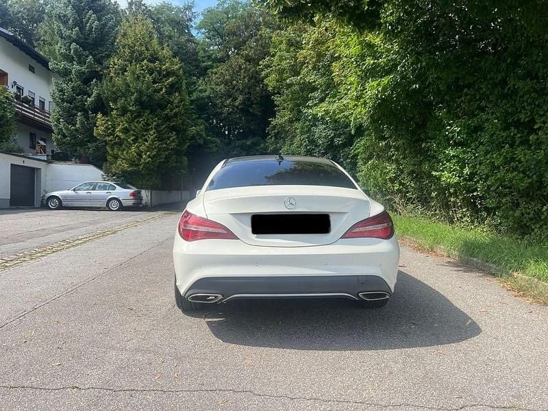 Gebraucht Mercedes CLA250 211 PS (155 kW) 2016 Weiß Limousine