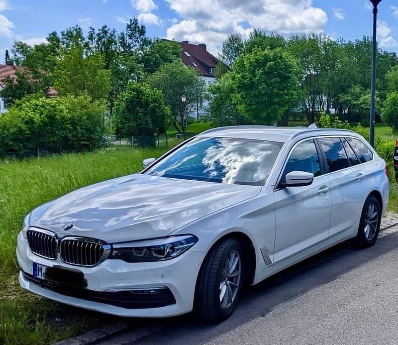 Weiß Gebraucht 2019 BMW 520 Performance Kombi | 23.900 € (Guter Preis) - Bild 1/4