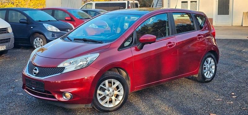 Rot Gebraucht 2014 Nissan Note Acenta Limousine | 6.480 € (Fairer Preis) - Bild 1/4