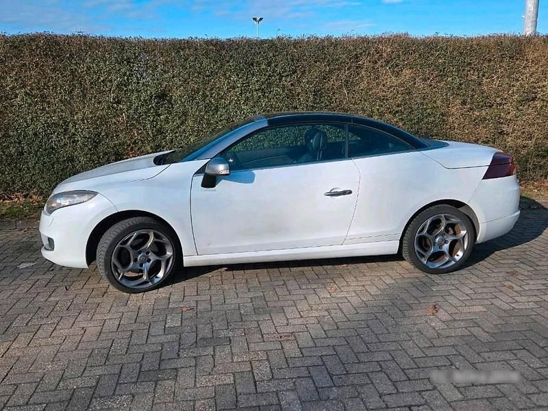 Gebraucht Renault Mégane Cabriolet 160 PS (117 kW) 2011 Weiß Cabrio