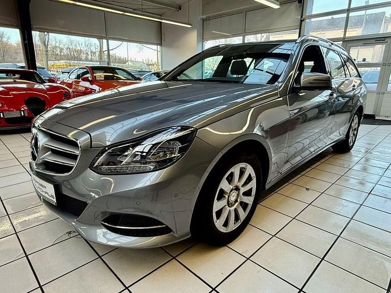 Gebraucht Mercedes E200 136 PS (100 kW) 2014 Palladiumsilber Kombi