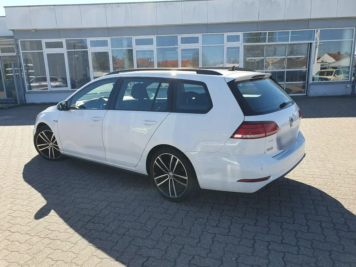 Second-hand VW Golf VII GTD 183 CP (134 kW) 2018 Alb Break