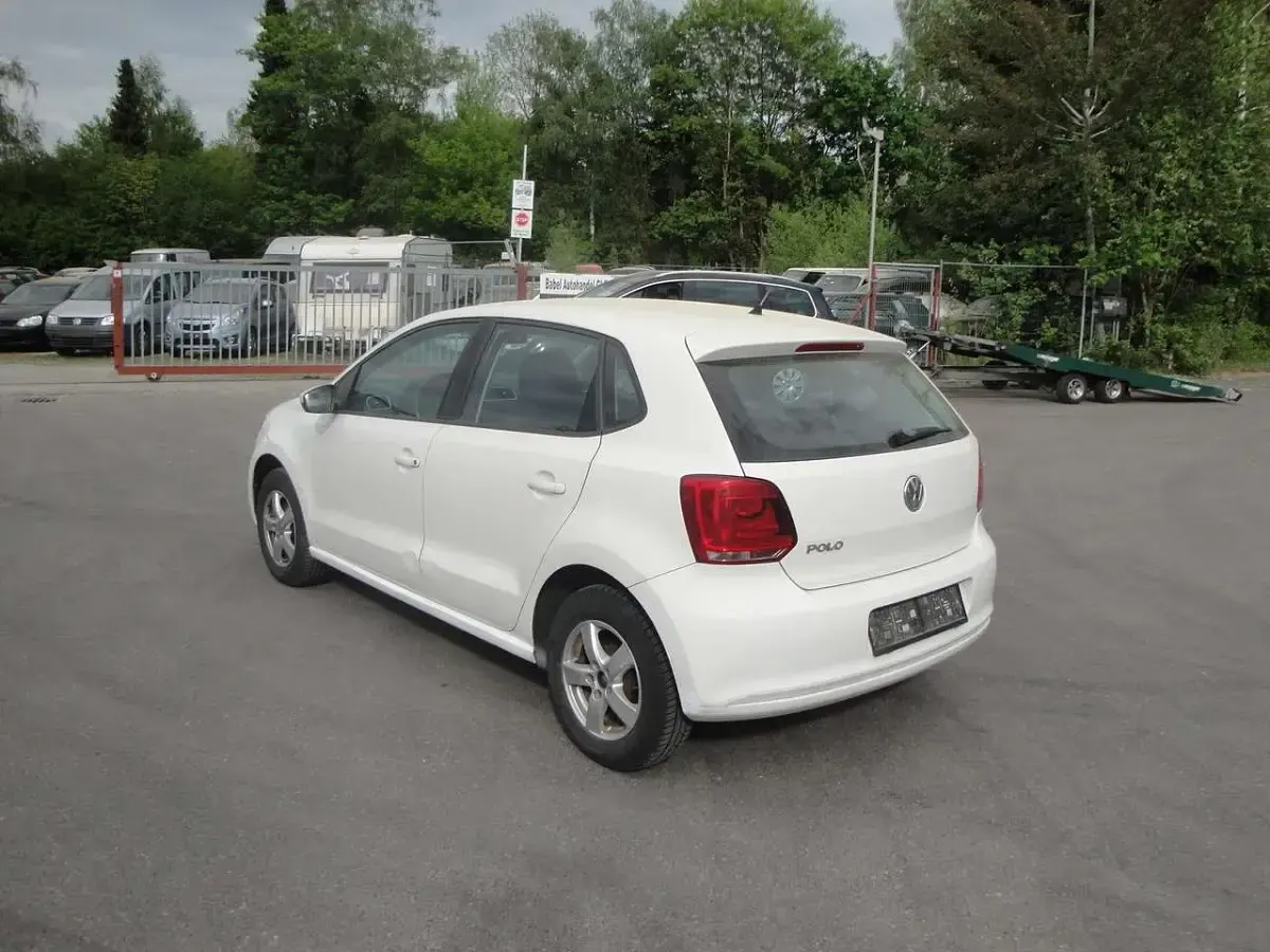 Gebraucht VW Polo 60 PS (44 kW) 2010 Weiß Kleinwagen