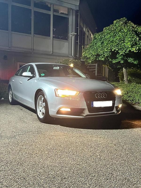 Silber Gebraucht 2013 Audi A5 Coupé | 10.700 € (Guter Preis) - Bild 1/4