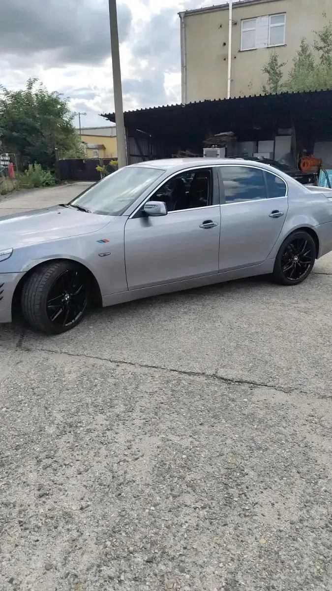 Gebraucht BMW 525 210 PS (154 kW) 2005 Silber Limousine