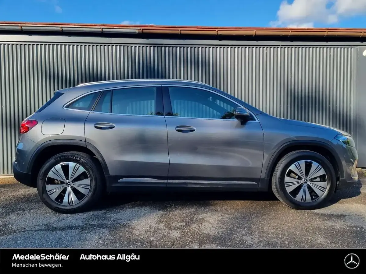 Gebraucht Mercedes EQA300 Progressive 167 kW (228 PS) 2025 lack mountaingrau SUV