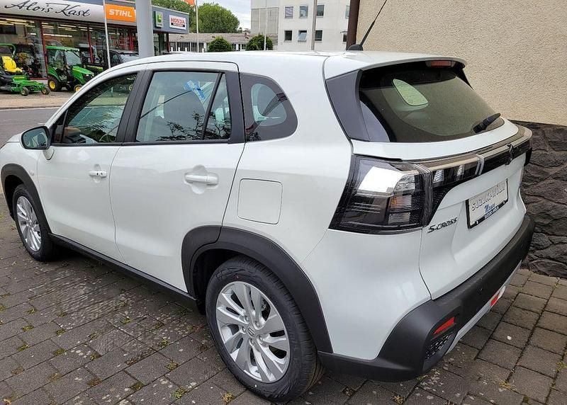 Neu Suzuki SX4 S-Cross 129 PS (94 kW) 2025 Weiß SUV