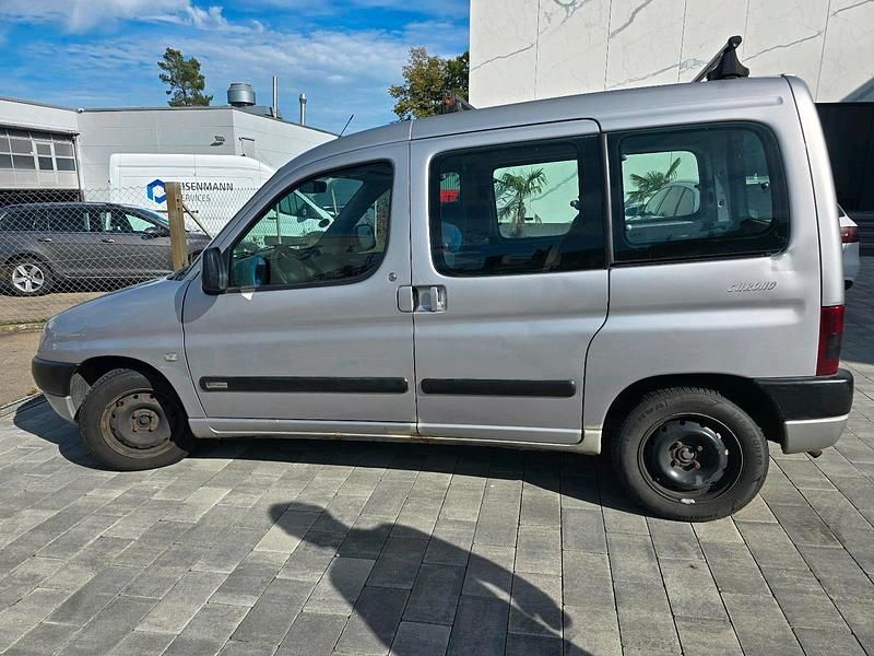 Silber Gebraucht 2001 Citroën Berlingo Van / Kleinbus | 700 € - Bild 1/4