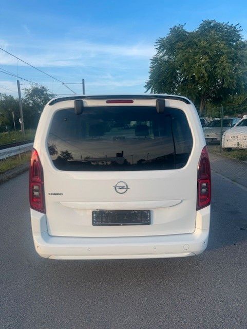 Gebraucht Opel Combo Life Elegance 131 PS (96 kW) 2021 Weiß Van / Kleinbus