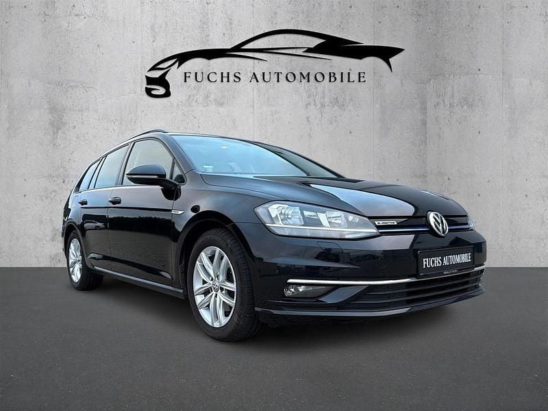 Grau Gebraucht 2018 VW Golf VII Comfortline Kombi | 11.480 € (Guter Preis) - Bild 1/4