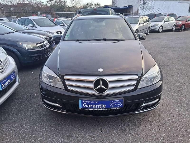 Obsidianschwarz metalliclack Gebraucht 2010 Mercedes C250 Avantgarde Kombi | 6.850 € (Fairer Preis) - Bild 1/4