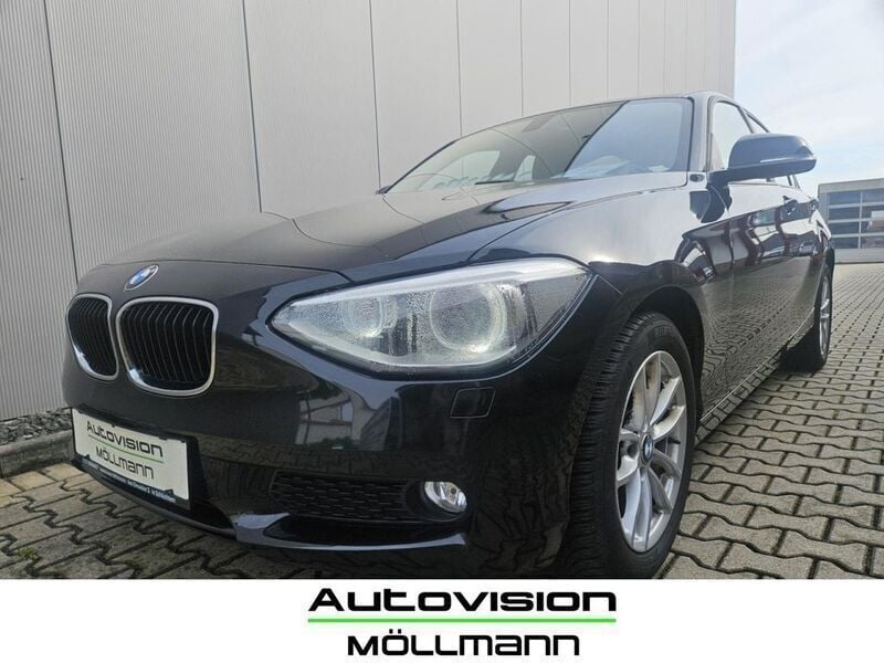 Black sapphire metallic Gebraucht 2014 BMW 116 Sport Line Kleinwagen | 8.990 € (Fairer Preis) - Bild 1/4