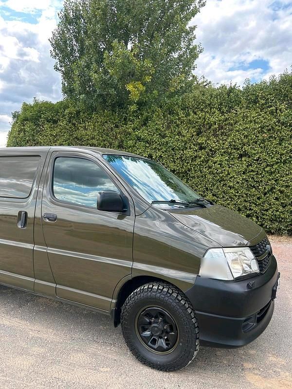 Gebraucht Toyota HiAce 117 PS (86 kW) 2011 Grün Van / Kleinbus