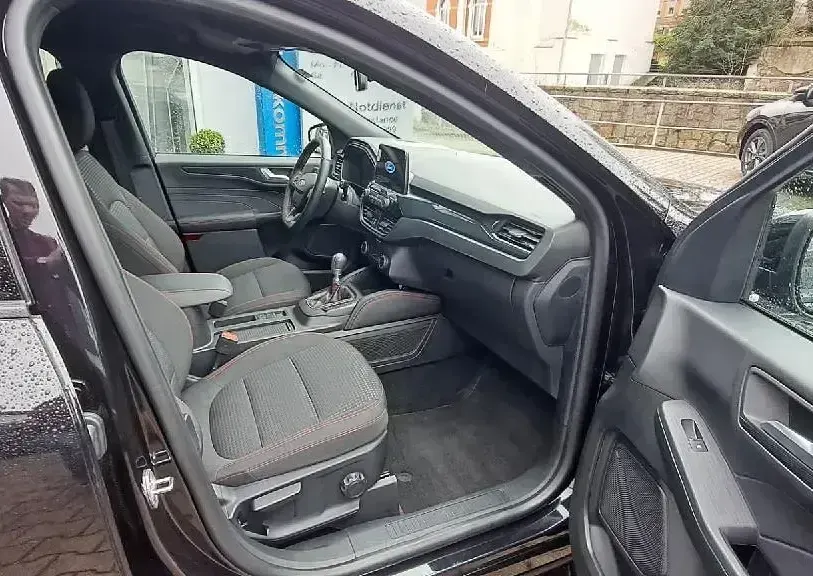 Gebraucht Ford Kuga ST-Line 120 PS (88 kW) 2021 Schwarz SUV