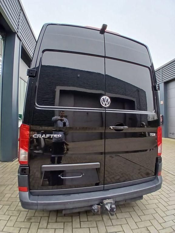 Second-hand VW Crafter 102 CP (75 kW) 2017 Negru Van