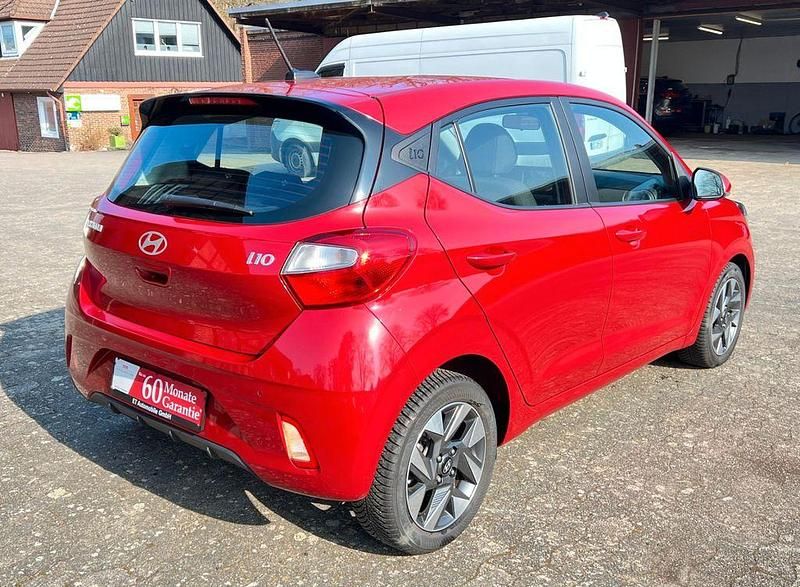 Gebraucht Hyundai i10 79 PS (58 kW) 2024 Rot Kleinwagen