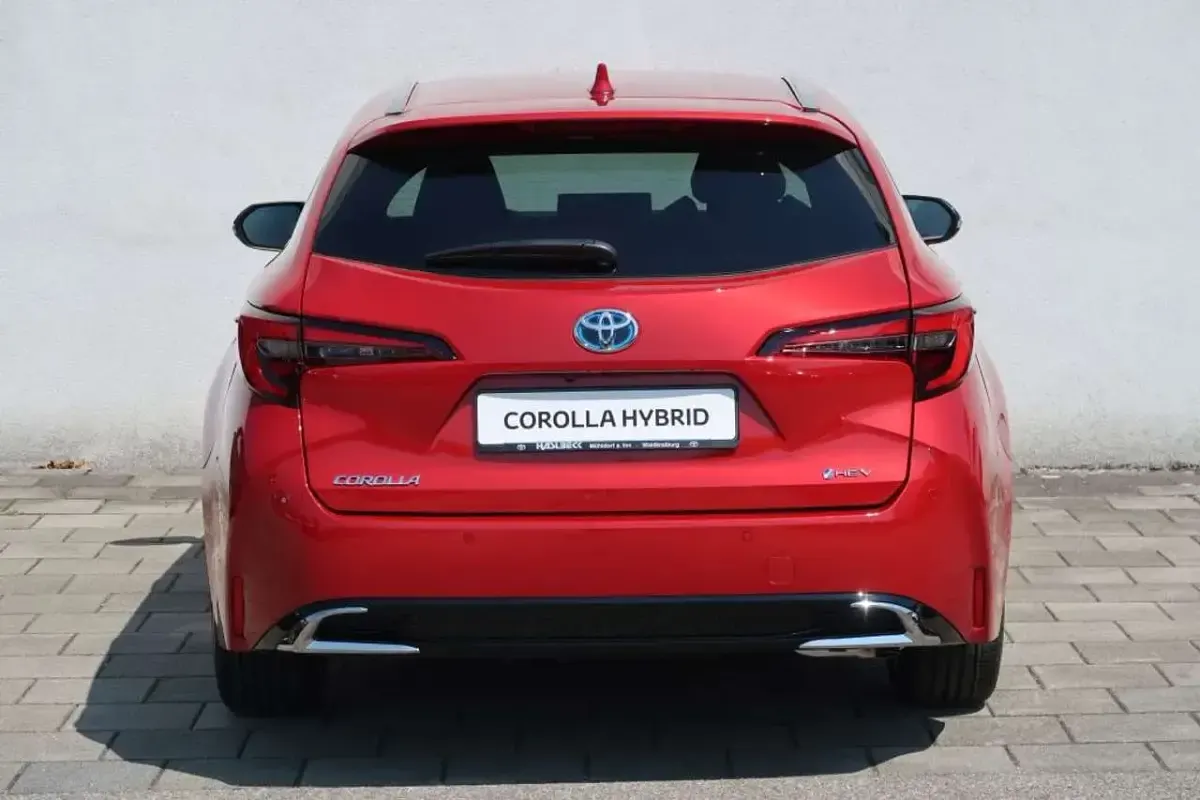 Neu Toyota Corolla 178 PS (130 kW) 2026 Emotional red metallic Kombi
