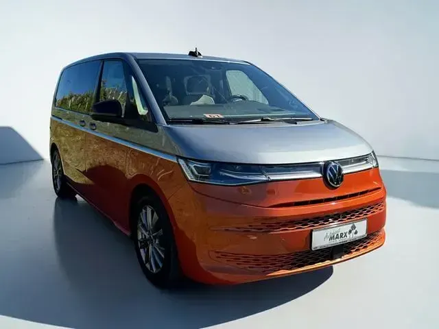 Usata VW Multivan Style 218 CV (160 kW) 2021 Arancione Monovolume