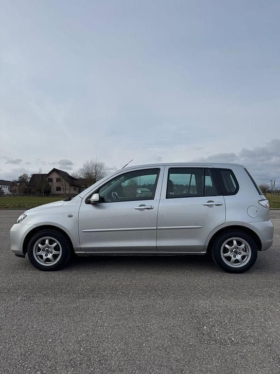 Gebraucht Mazda 2 Exclusive 80 PS (58 kW) 2006 Silber Kleinwagen