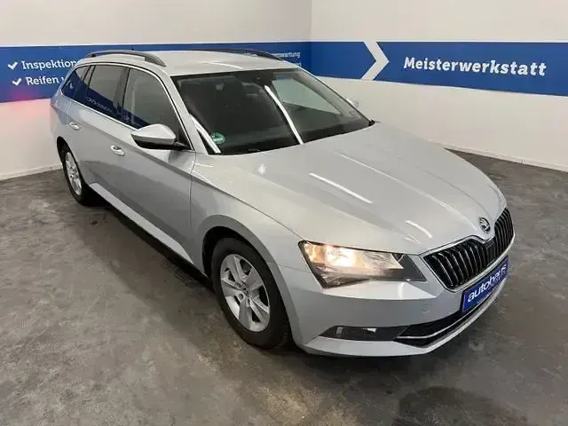 Gebraucht Skoda Superb Ambition 150 PS (110 kW) 2017 Silber Kombi