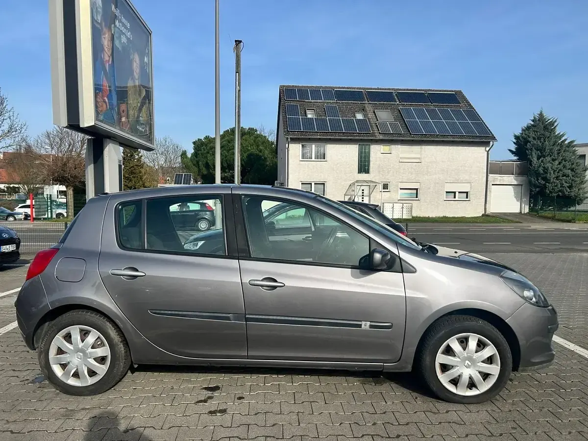 Gebraucht Renault Clio III 112 PS (82 kW) 2008 Grau Limousine