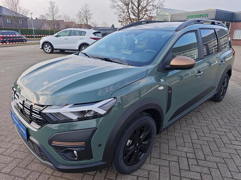 Neu Dacia Jogger Extreme 101 PS (74 kW) 2025 Grün Van / Kleinbus