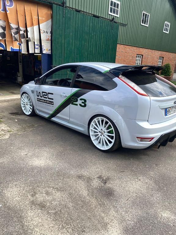 Gebraucht Ford Focus ST 226 PS (166 kW) 2009 Weiß Limousine