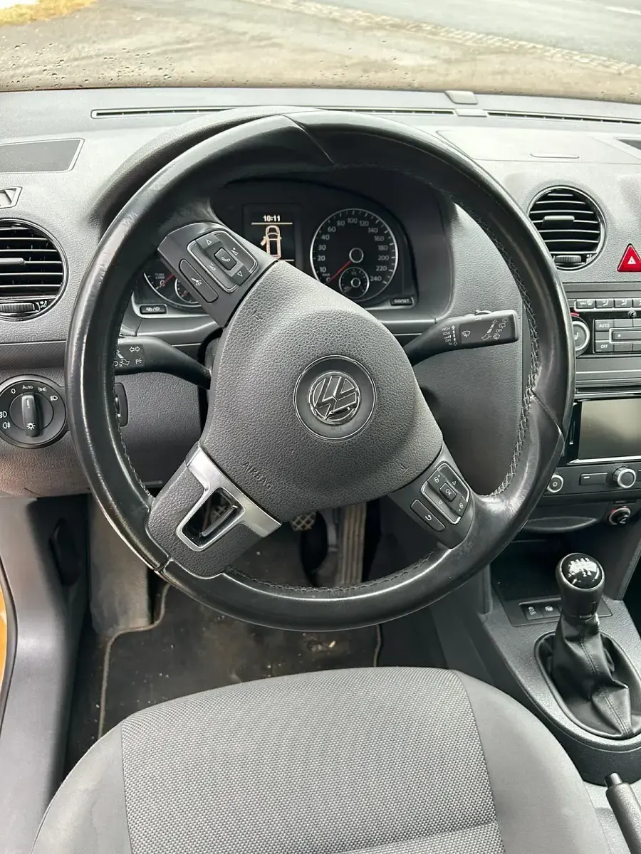 Gebraucht VW Caddy 102 PS (75 kW) 2016 Orange Van / Kleinbus