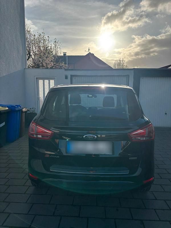 Second-hand Ford B-MAX Trend 101 CP (74 kW) 2015 Negru Monovolum