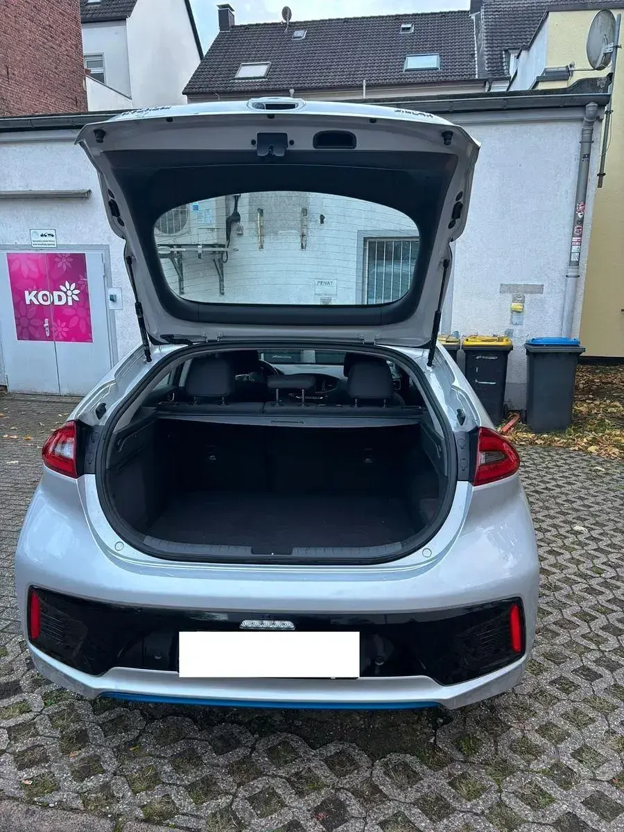Gebraucht Hyundai Ioniq Style 105 PS (77 kW) 2019 Silber Kleinwagen