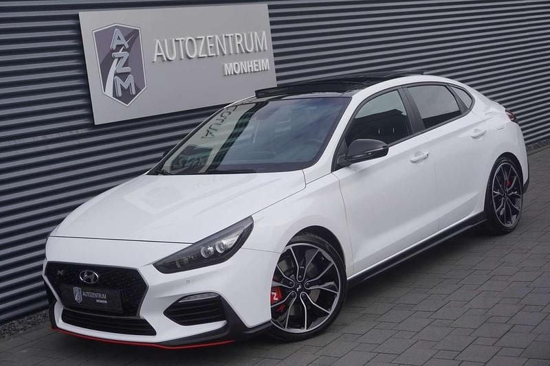 Polar white Gebraucht 2019 Hyundai i30 N Performance Limousine | 24.990 € (Etwas zu teuer) - Bild 1/4