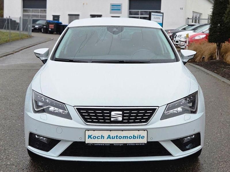 Weiß Gebraucht 2017 Seat Leon XCELLENCE Limousine | 14.999 € (Fairer Preis) - Bild 1/4