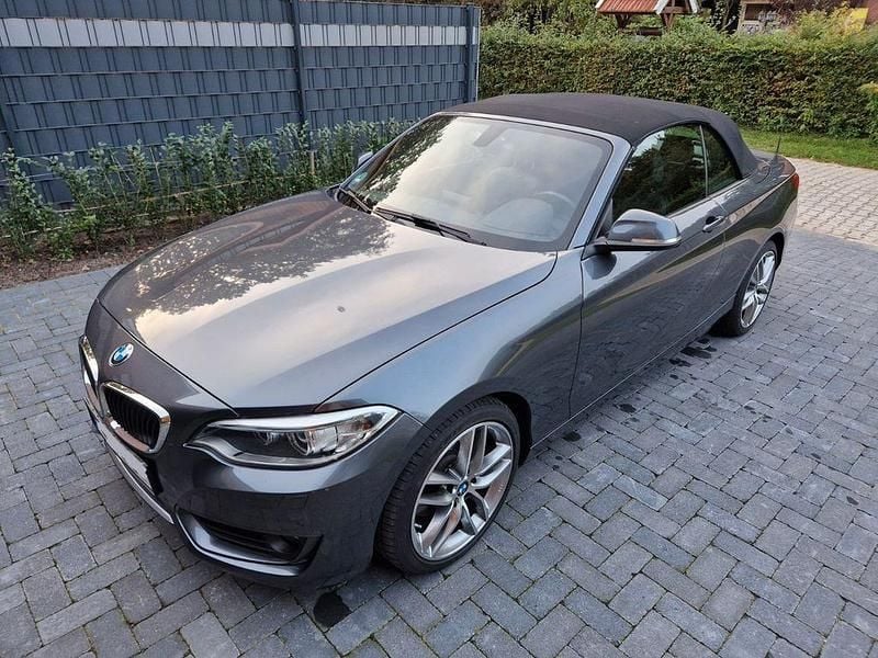 Gebraucht BMW 220 Advantage 184 PS (135 kW) 2016 Grau Cabrio