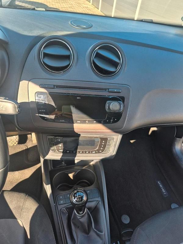 Gebraucht Seat Ibiza 69 PS (50 kW) 2012 Schwarz Kleinwagen