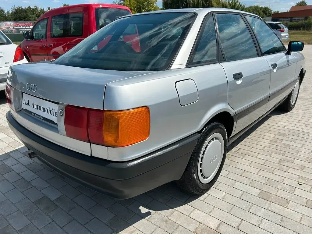 Gebraucht Audi 80 69 PS (50 kW) 1991 Silber Limousine